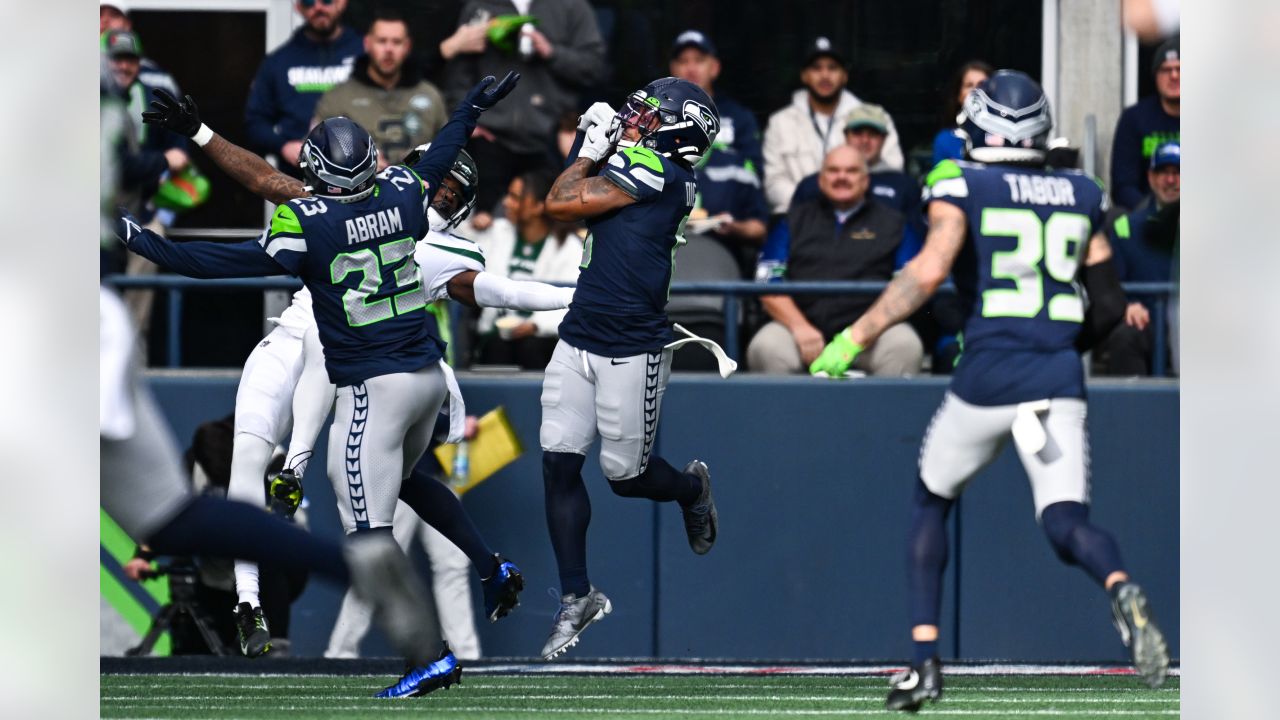 Injury Update: Seahawks Jordyn Brooks ruled out for rest of Week 17 - Field  Gulls