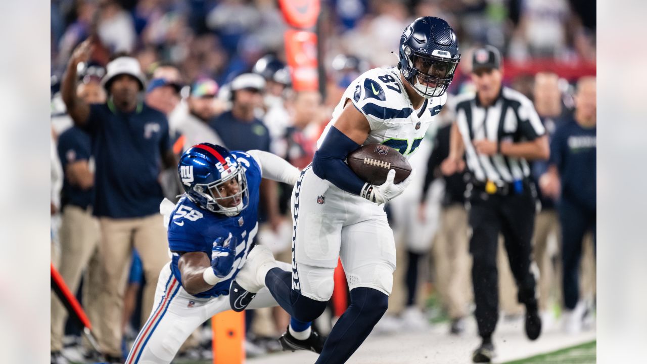 Renton School District thanks Tyler Lockett, Bobby Wagner for