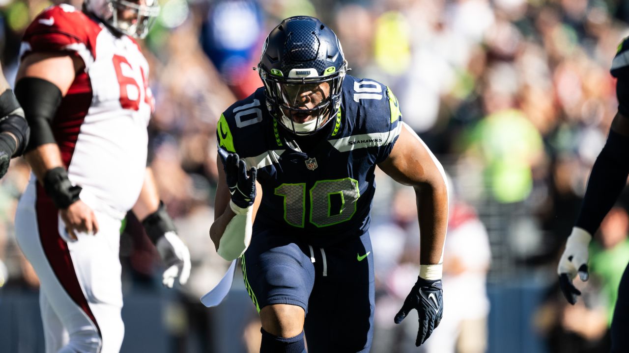 Seahawks Extend OLB Uchenna Nwosu