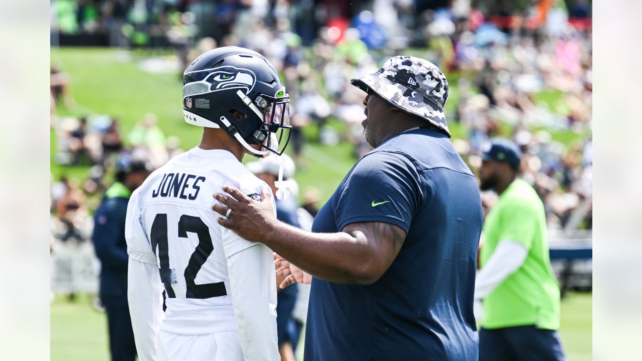 Clint Hurtt has Seattle Seahawks defense playing among best in the NFL -  Field Gulls