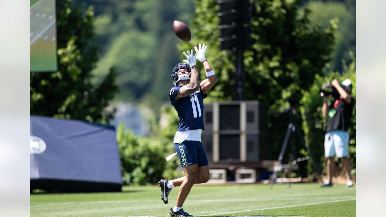 Michael Jackson and DK Metcalf Have Intense Matchup During Seahawks  Training Camp - BVM Sports