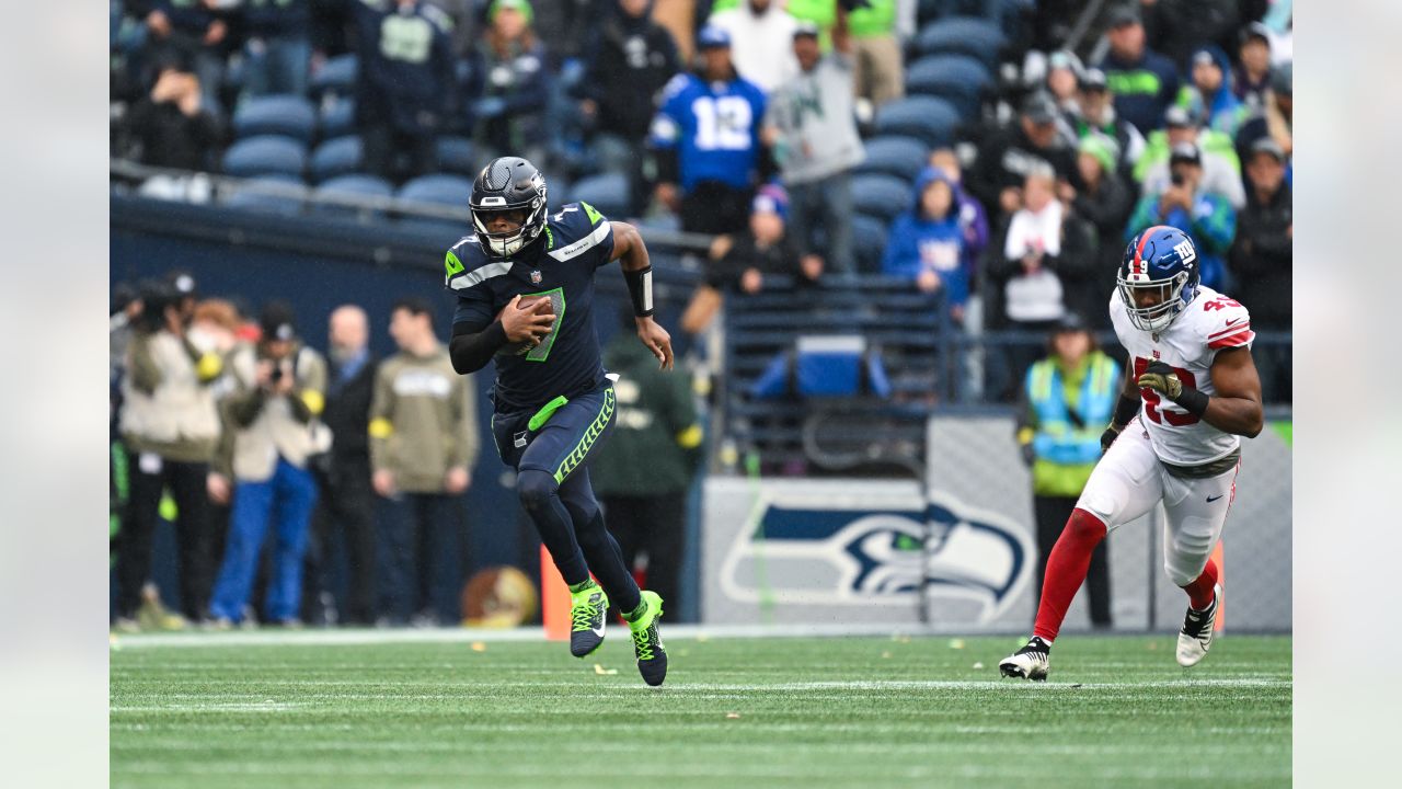 Tyler Lockett goes from goat to hero vs. Giants, and Seahawks just keep  winning