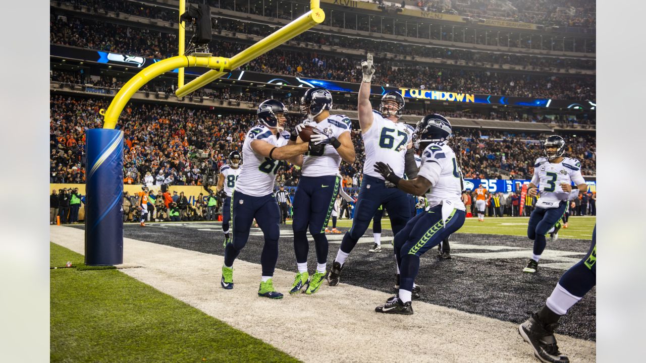 Super Bowl XLVIII: Broncos vs. Seahawks - Cat Scratch Reader