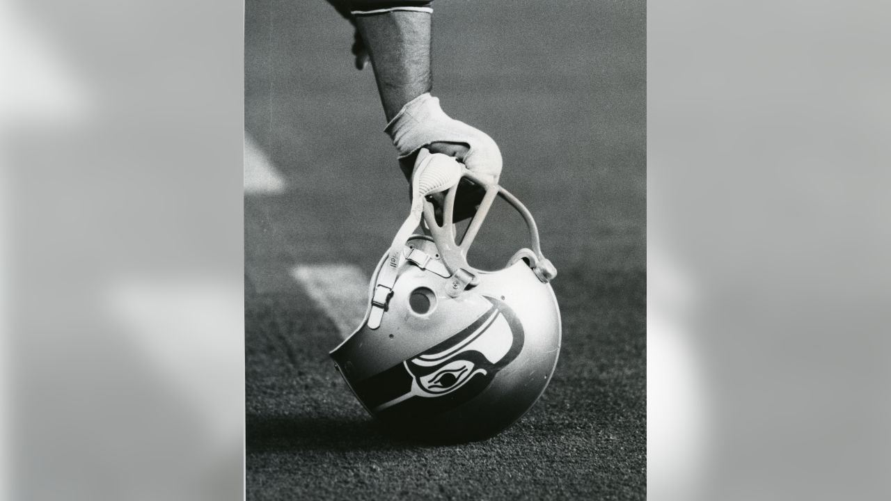 Jack Patera, original coach of Seattle Seahawks, dies at age 85 - ESPN