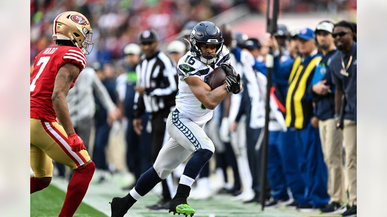 Seahawks fade in second half of blowout loss to 49ers in wild-card round