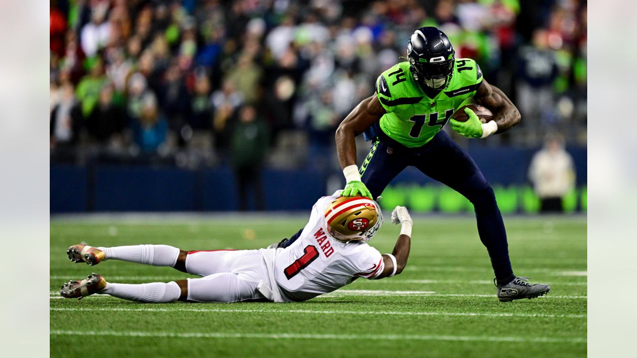 Lockett breaks bone in hand as Seahawks battered by Niners - The San Diego  Union-Tribune