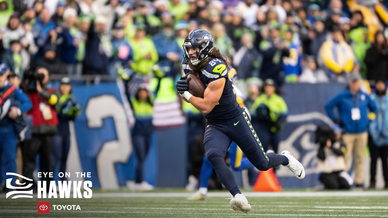 Seahawks TE Colby Parkinson Suffers Broken Foot