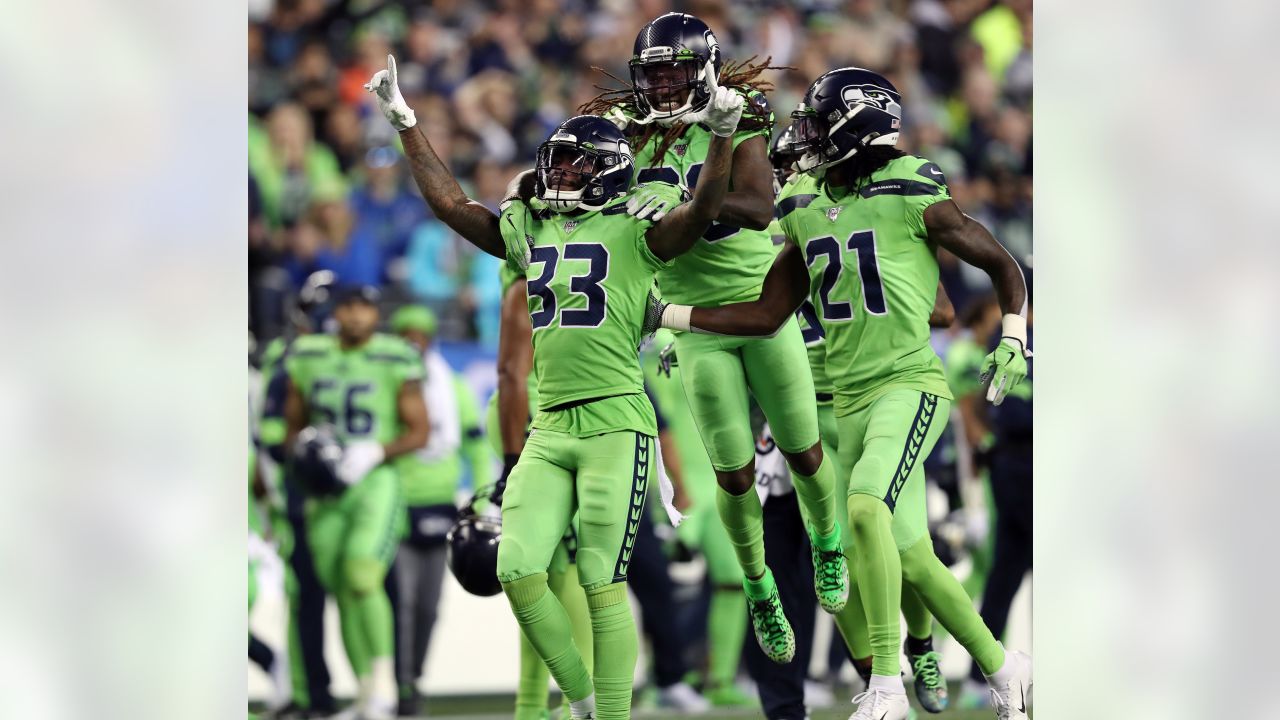 Seahawks Wearing All-Green Uniforms for Monday Night Football –  SportsLogos.Net News