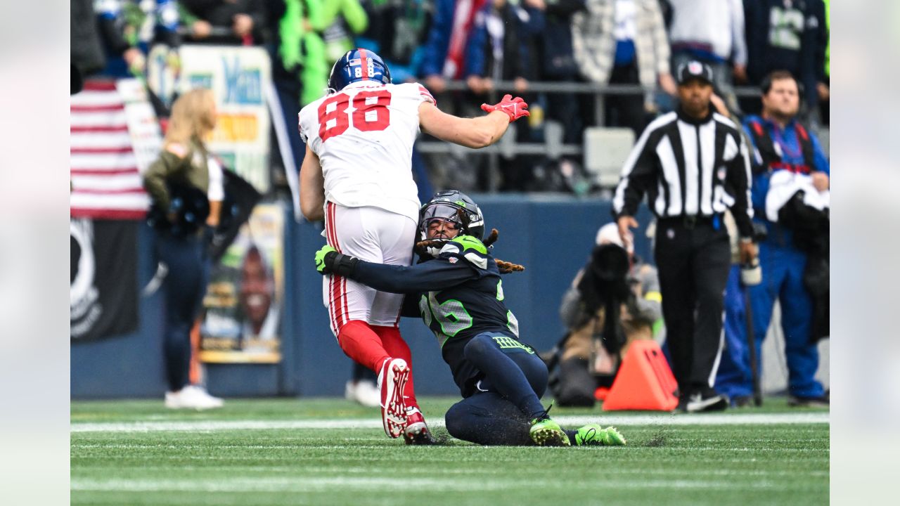 Tyler Lockett goes from goat to hero vs. Giants, and Seahawks just