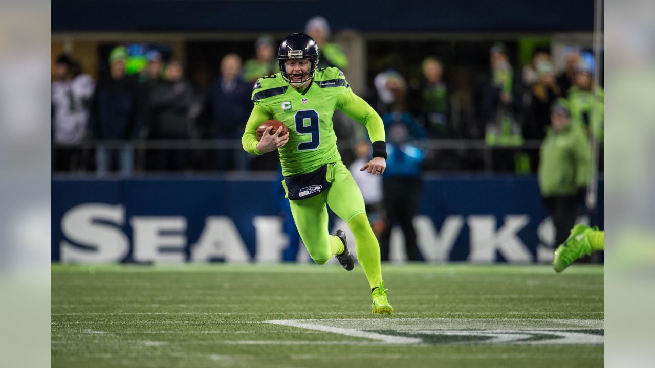 Seahawks' Jon Ryan suffers concussion on fake punt, Michael