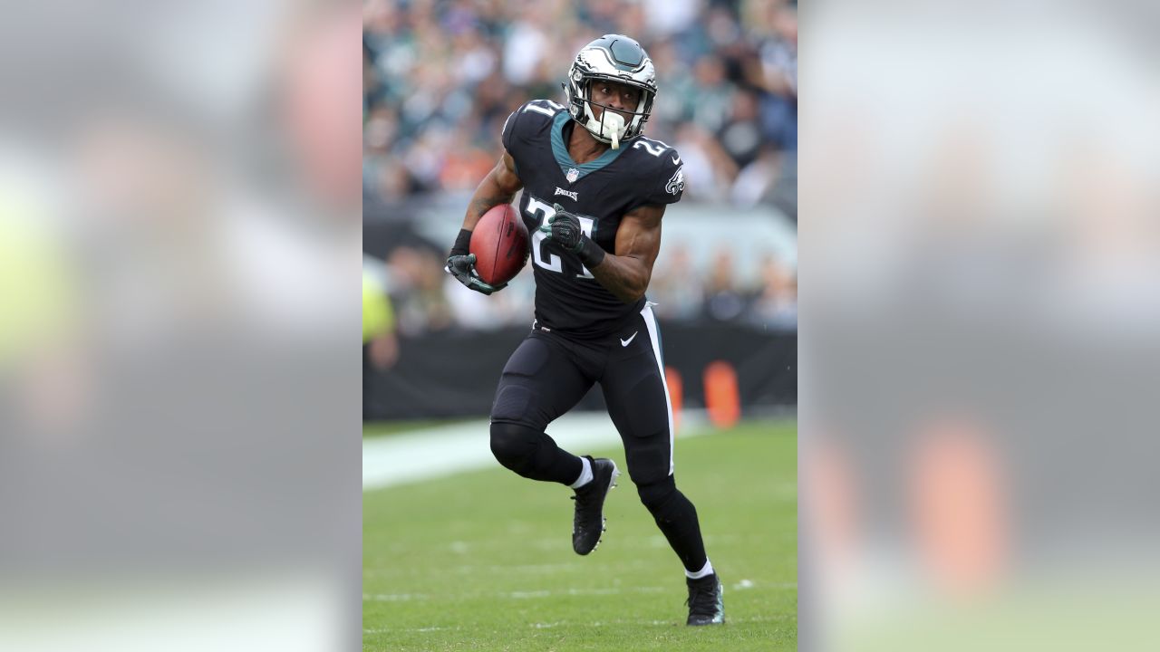 Philadelphia, Pennsylvania, USA. 21st Nov, 2021. Philadelphia Eagles safety  Rodney McLeod (23) in action during the NFL game between the New Orleans  Saints and the Philadelphia Eagles at Lincoln Financial Field in