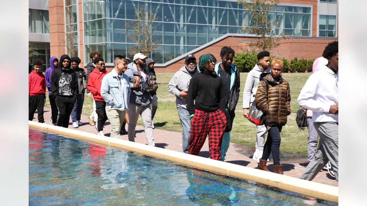 Seahawks, WHOLE Mentoring & Microsoft Send Seattle Students On East Coast  HBCU Tour