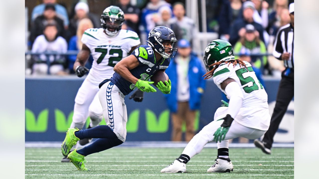 Injury Update: Seahawks Jordyn Brooks ruled out for rest of Week 17 - Field  Gulls