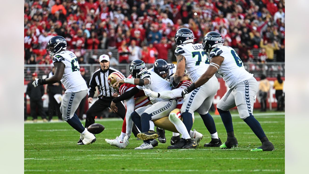 Seahawks' Johnathan Abram gets away with dirty play on Deebo Samuel (Video)