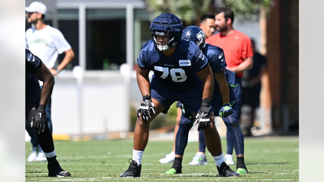 Clint Hurtt and the tenacious 2023 Seahawks defense