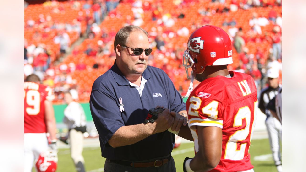 Mike Holmgren Enters Seahawks Ring of Honor