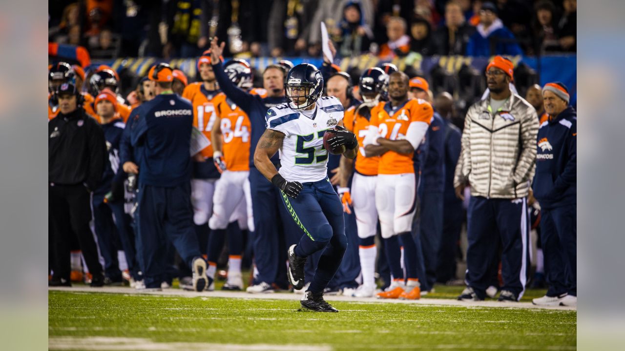 Seahawks LB Malcolm Smith's pick-six turns Super Bowl into