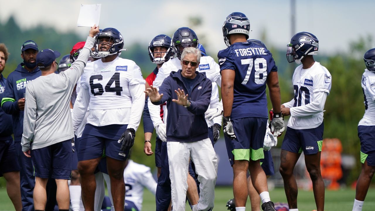 Seattle Seahawks re-sign veteran defensive back Damarious Randall 