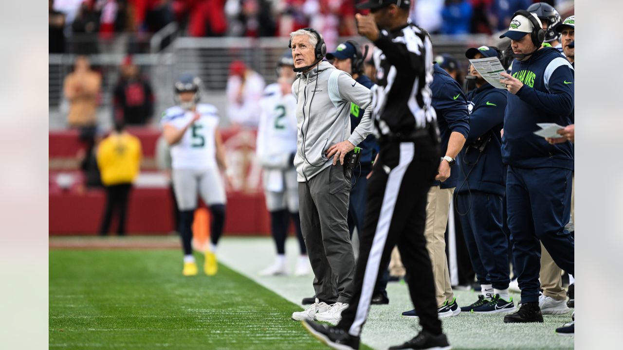 Seahawks fade in second half of blowout loss to 49ers in wild-card round