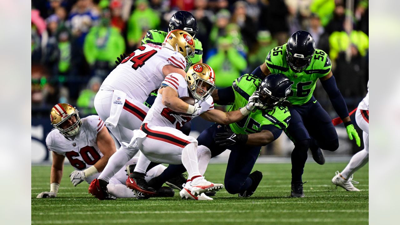 Lockett breaks bone in hand as Seahawks battered by Niners