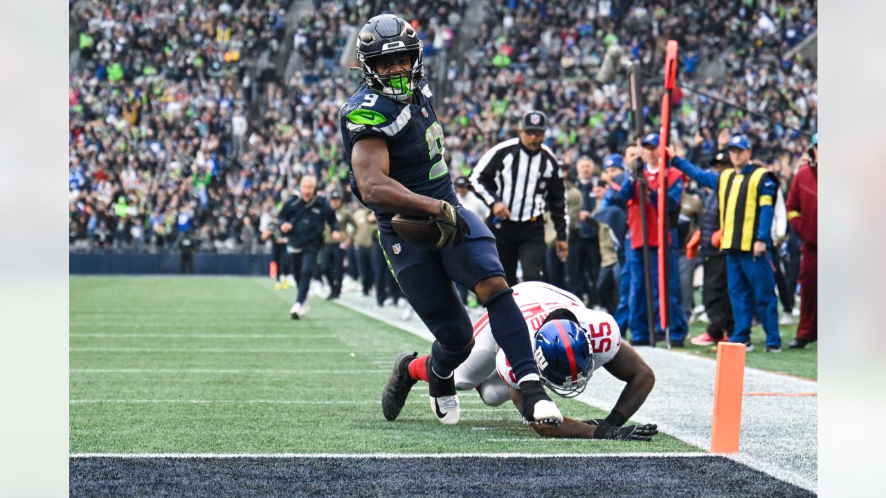 Seahawks vs. Giants: Seattle pulls away from Giants 27-13 for