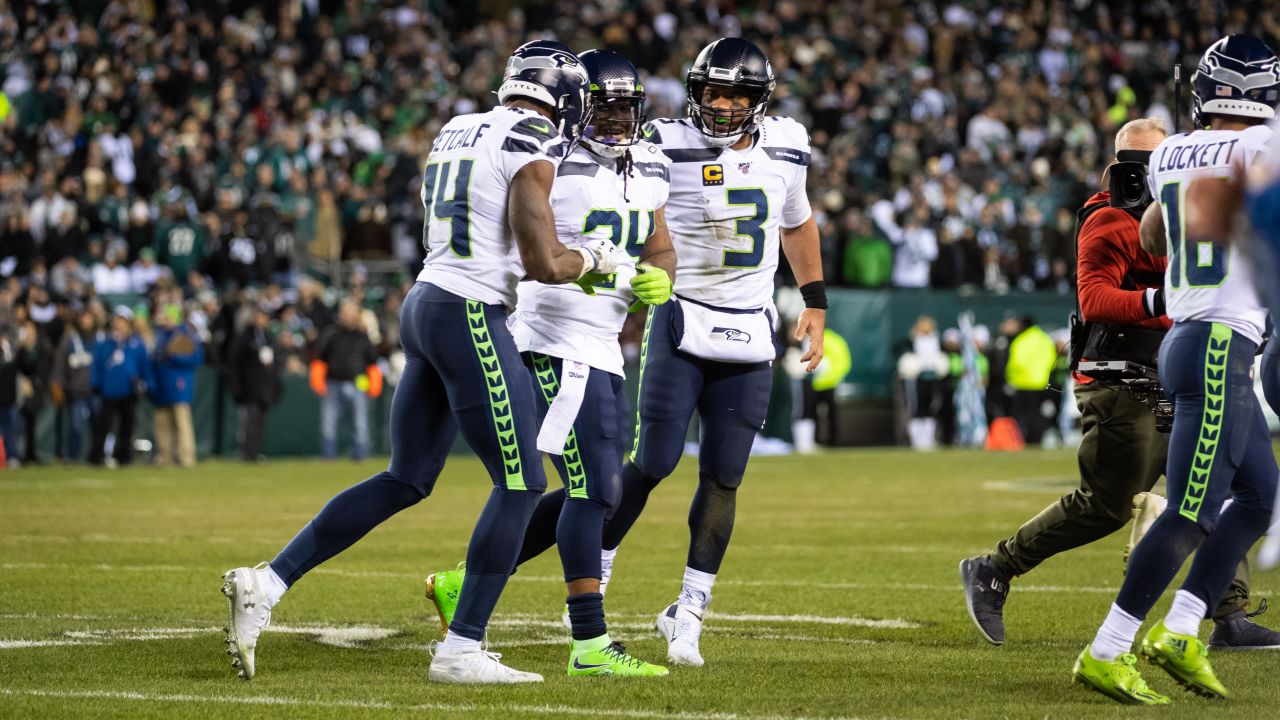 FOX Sports: NFL on X: STATEMENT VICTORY. @Seahawks snap the Eagles' 9-game  win streak to move to 8-4 this season.  / X