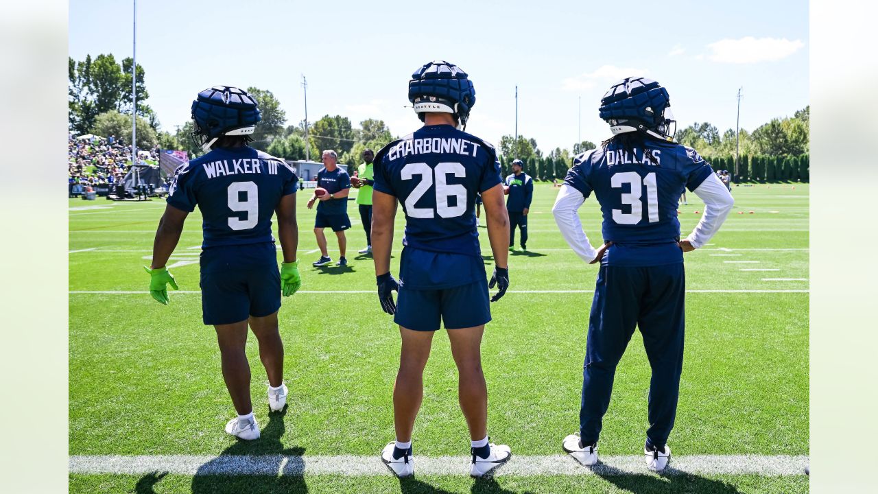 Seahawks name six players as team captains