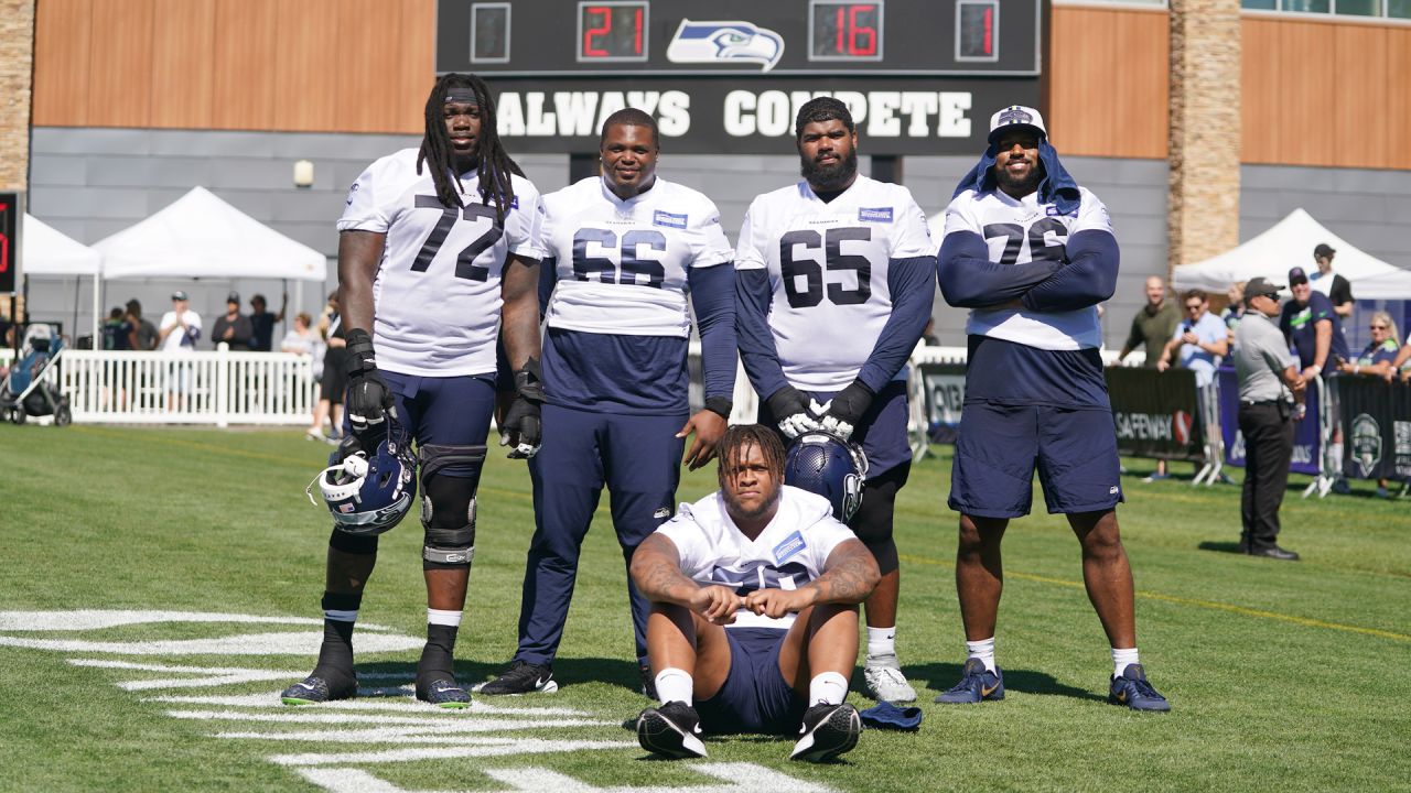 Seattle Seahawks linebacker Lakiem Williams, left, and fullback