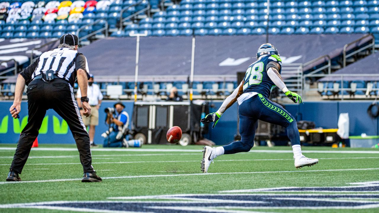 Second-year Seahawks DL L.J. Collier helped save the day on final play  against the Patriots - Field Gulls