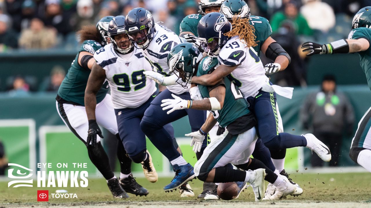 Photo: Seahawks defensive tackle Quinton Jefferson (99) celebrates