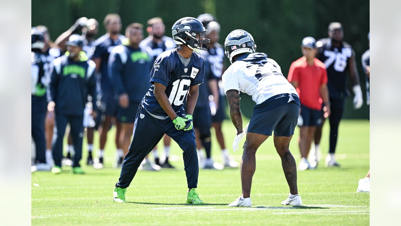 Seattle Seahawks' Bobby Wagner doesn't practice during first day of  training camp 