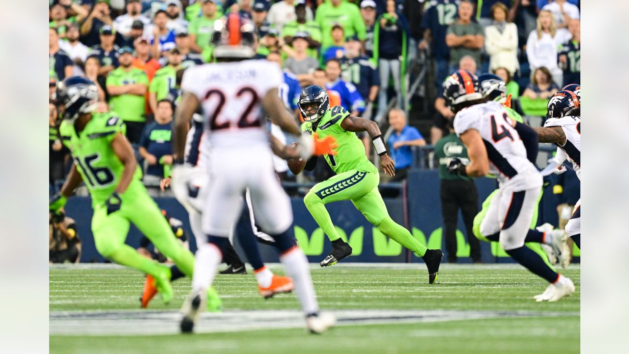 Geno Smith ready for spotlight as Seahawks host Broncos