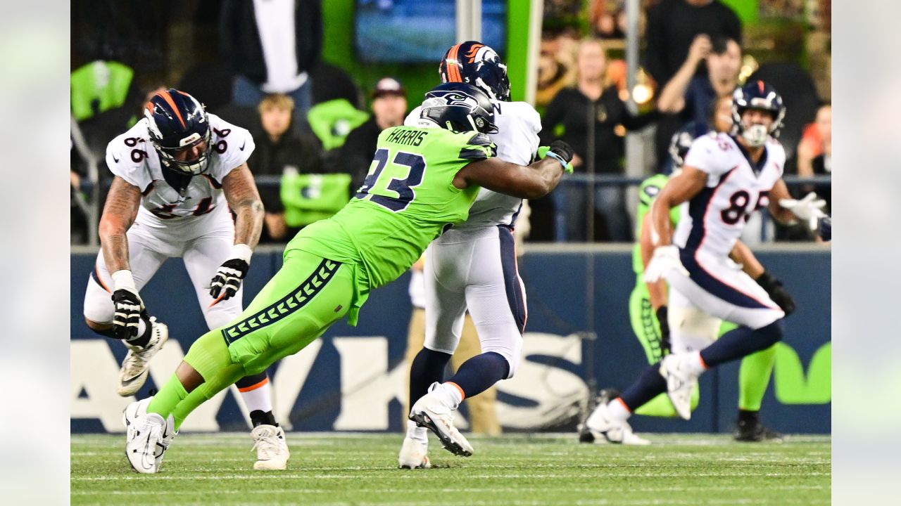 Broncos beat Seahawks 30-3 in first game with fans at Lumen Field in nearly  2 years