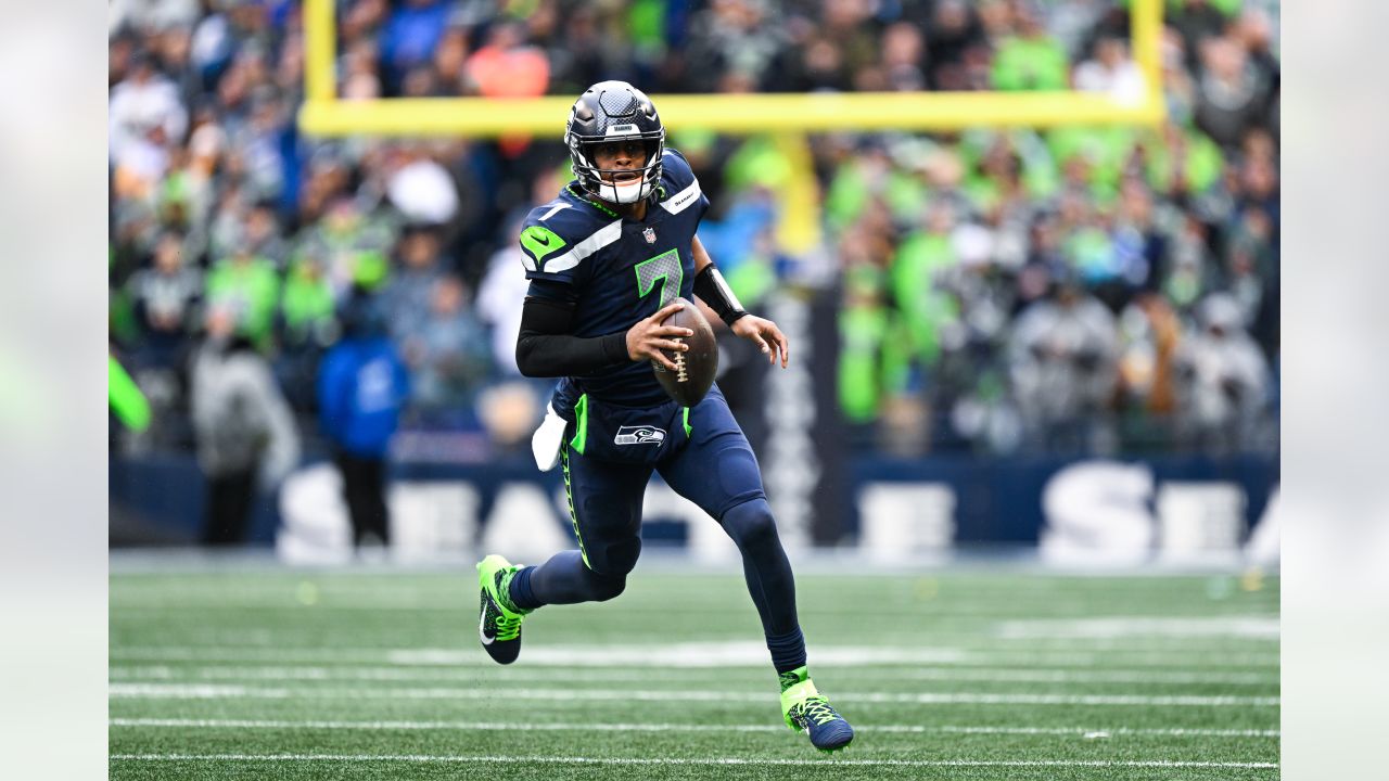 Rapid Reaction: Seahawks Keep Playoff Hopes Alive With OT Win In Week 18