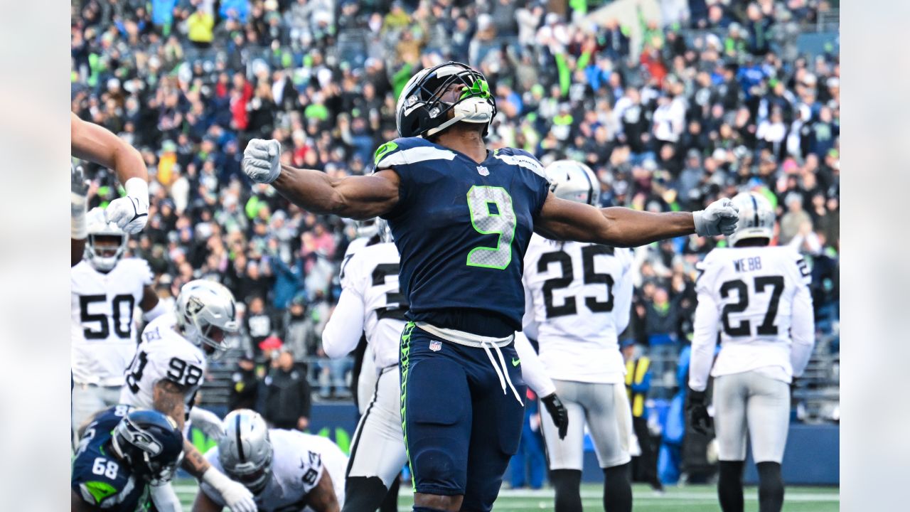 Seahawks Geno Smith, Tariq Woolen & Jordyn Brooks Lead Their Positions In  NFC Pro Bowl Voting