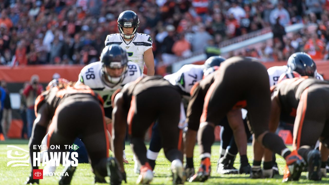 Wilson rallies the Seahawks to 32-28 win over the Browns