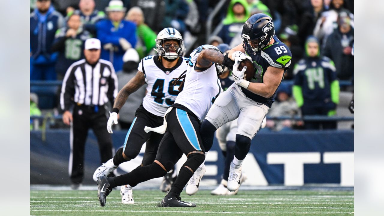 Panthers dominate first half before holding off Seahawks, 31-24 - Los  Angeles Times