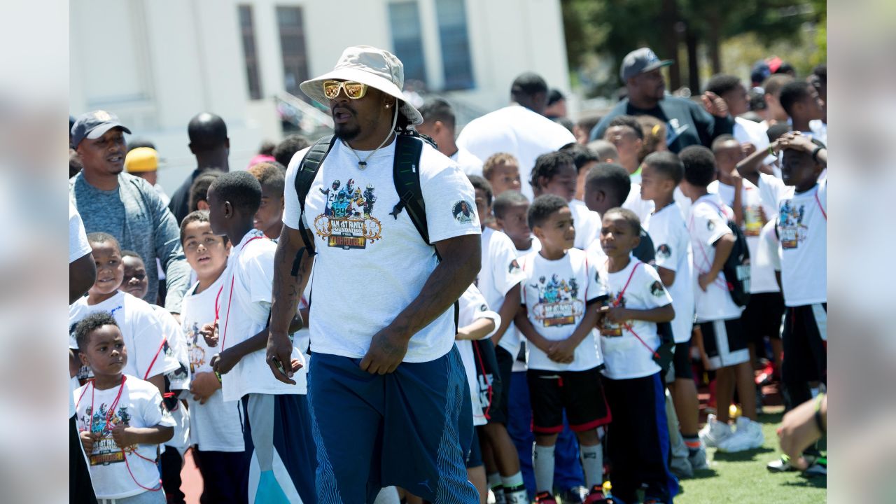 Marshawn Lynch Partners With   For 'Beast Mode' Jeep Charity