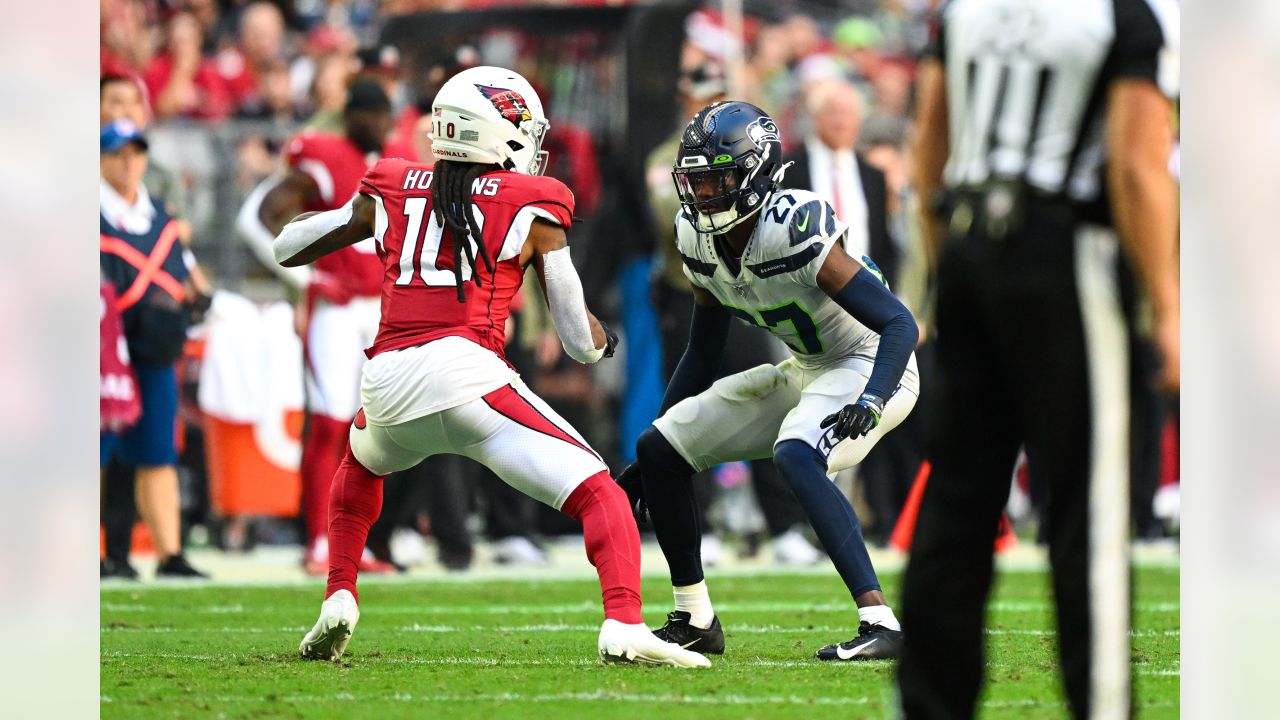 Seahawks vs. Cardinals: Seattle completes sweep of Arizona with 31-21 road  win - Field Gulls