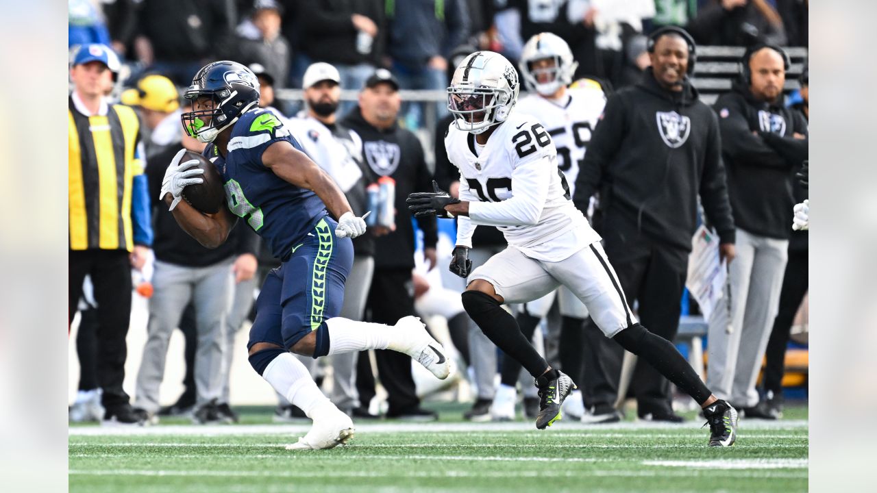 Seahawks defense ruins Ken Walker day in OT loss to Raiders