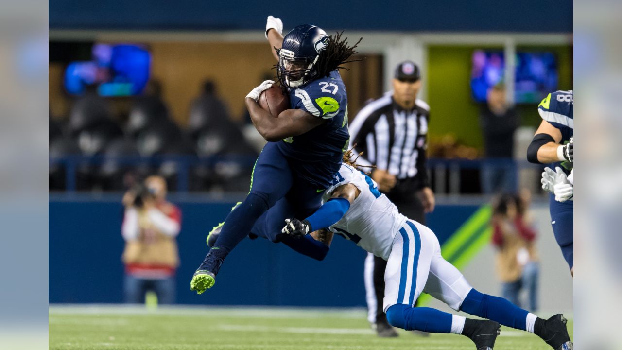 Chris Carson injury: Seahawks RB lands on IR with fractured leg 