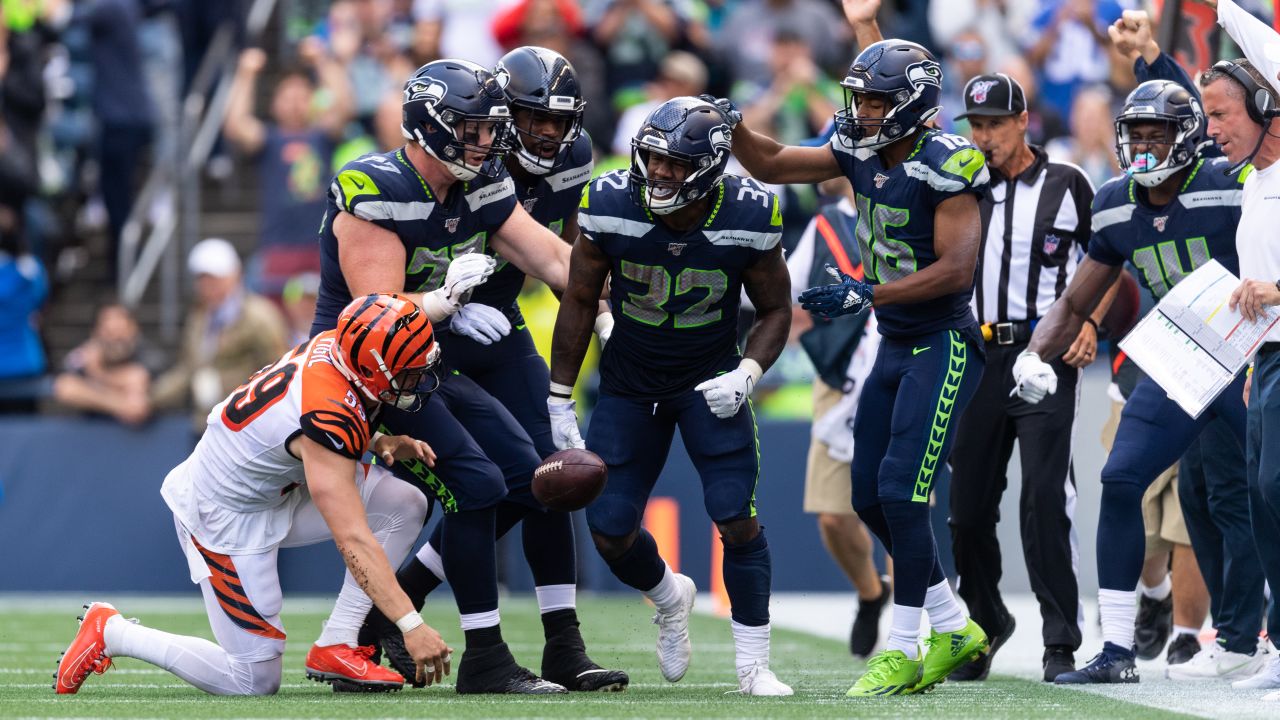 The Checkdown on X: DK Metcalf rolled up to his first game as a Seahawk  rocking the legendary Steve Largent jersey 