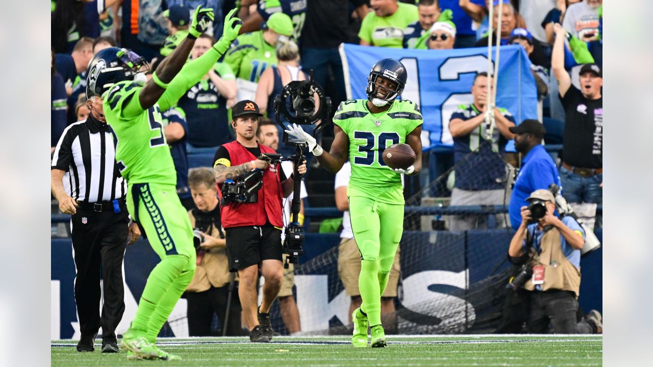 Broncos beat Seahawks 30-3 in first game with fans at Lumen Field