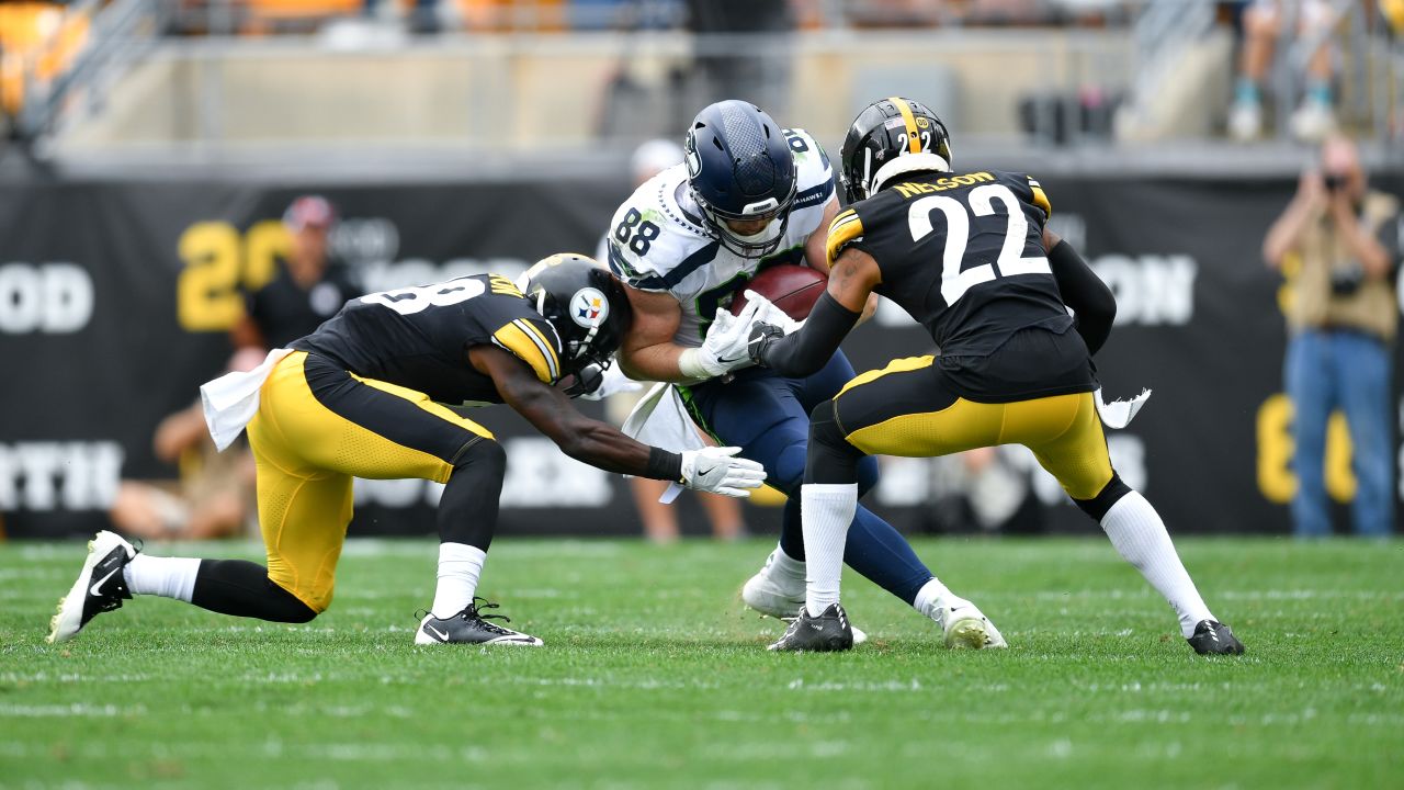 Smith's late miscue leads to Seahawks' loss against Steelers - The San  Diego Union-Tribune