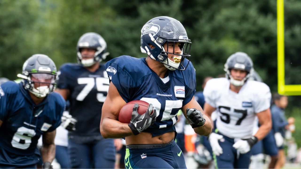 Seahawks re-sign Warrick