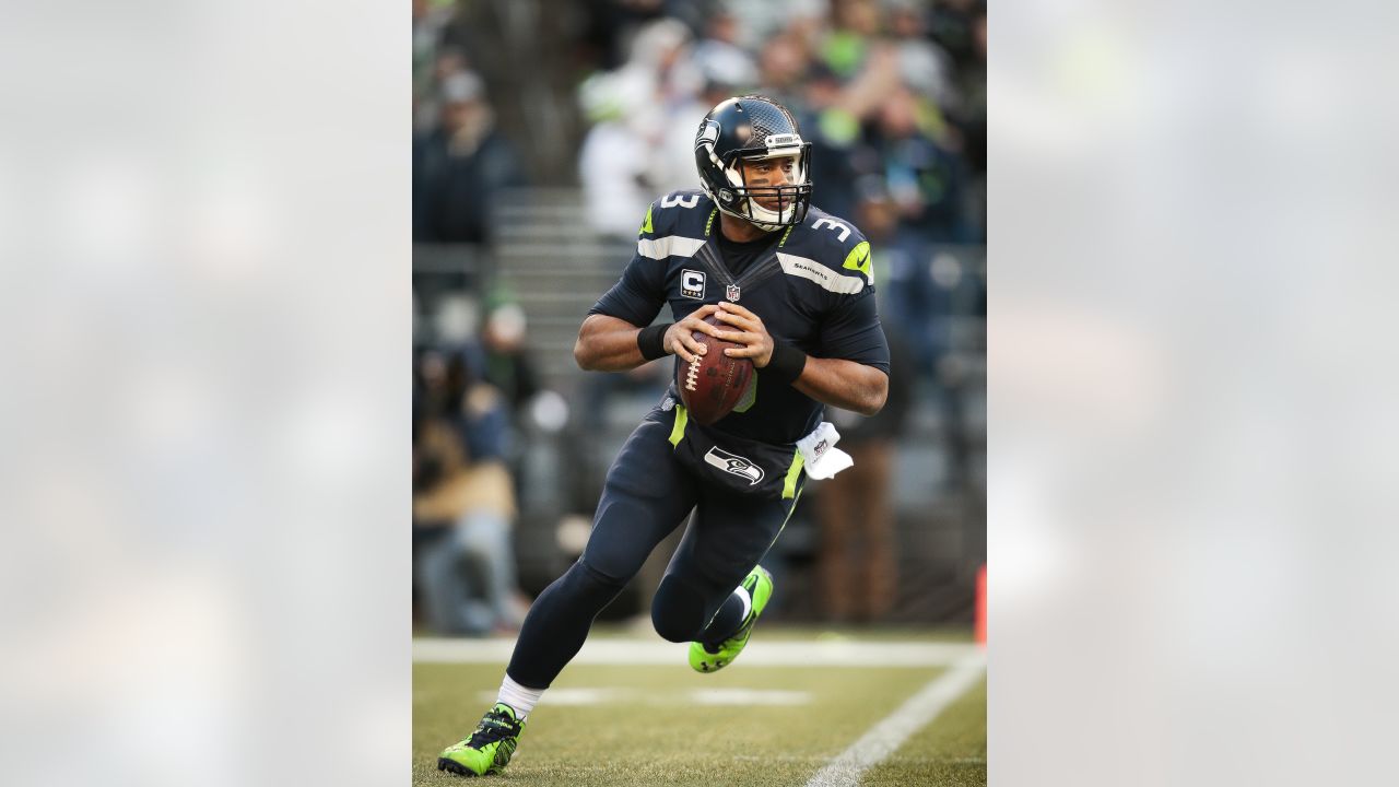 Rawls runs for 209 yards as Seahawks beat 49ers 29-13