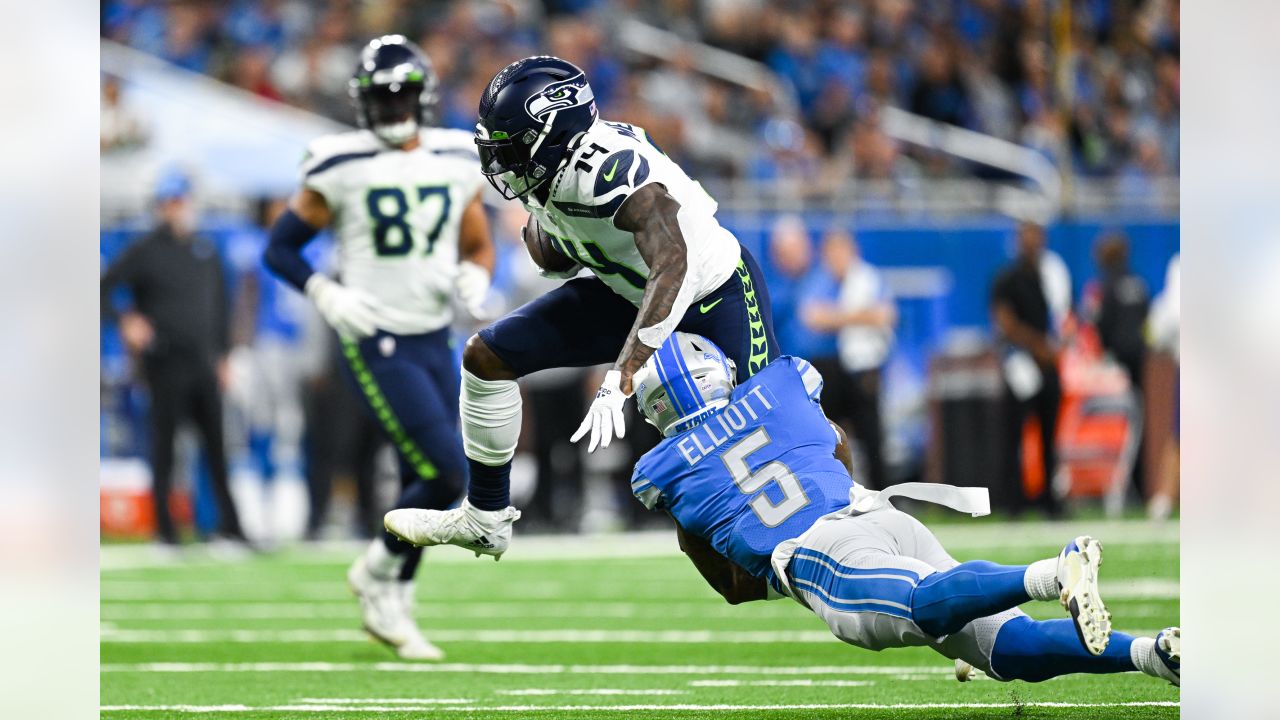 WATCH: Lions DE Charles Harris mic'd up vs. Eagles - Pride Of Detroit