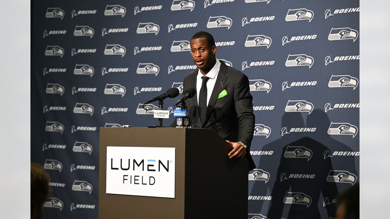 Seahawks' Geno Smith wins PFWA's Comeback Player of the Year, Most Improved  Player awards - Field Gulls