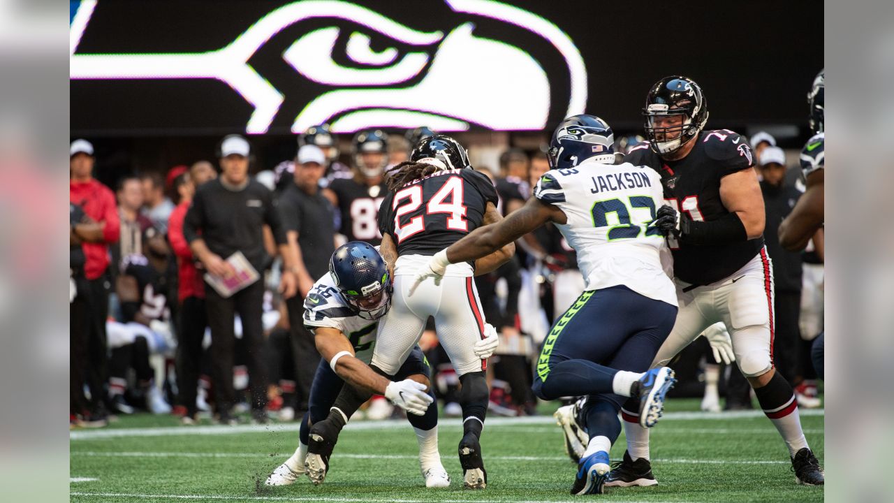 Seahawks News 3/31: Are the Seahawks 'on the right track' with rebuilding  defense? - Field Gulls