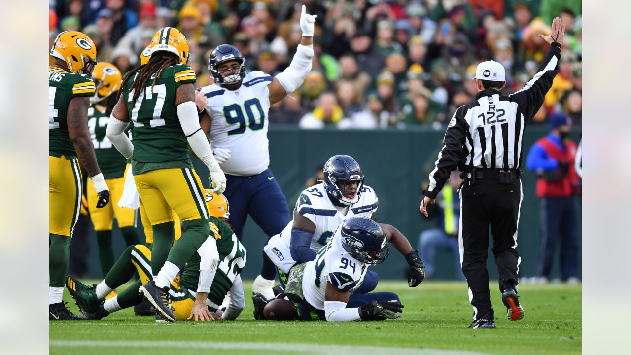 Packers blank Seahawks, 17-0